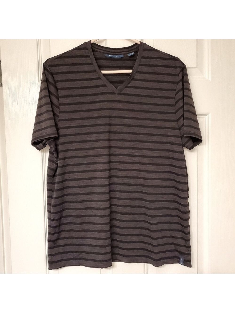 Perry Ellis Striped V-Neck Pullover Shirt Casual Short Sleeves Lightweight Gray